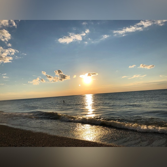 Meet your Posher, Lynn - Picture 2 of 2